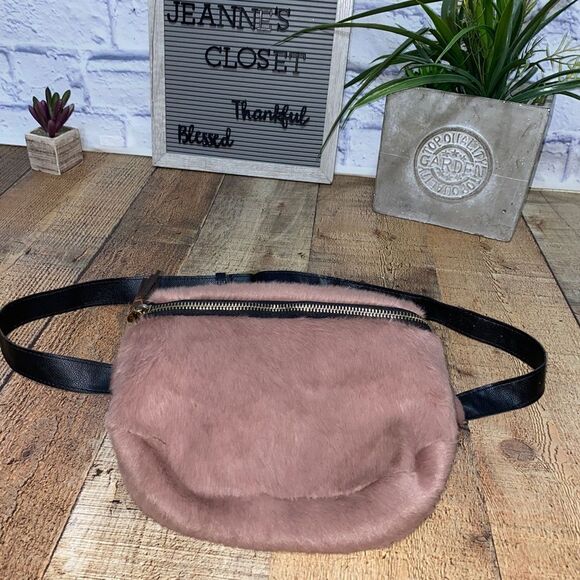 Natural life dusty rose fuzzy Fanny pack - Picture 4 of 13